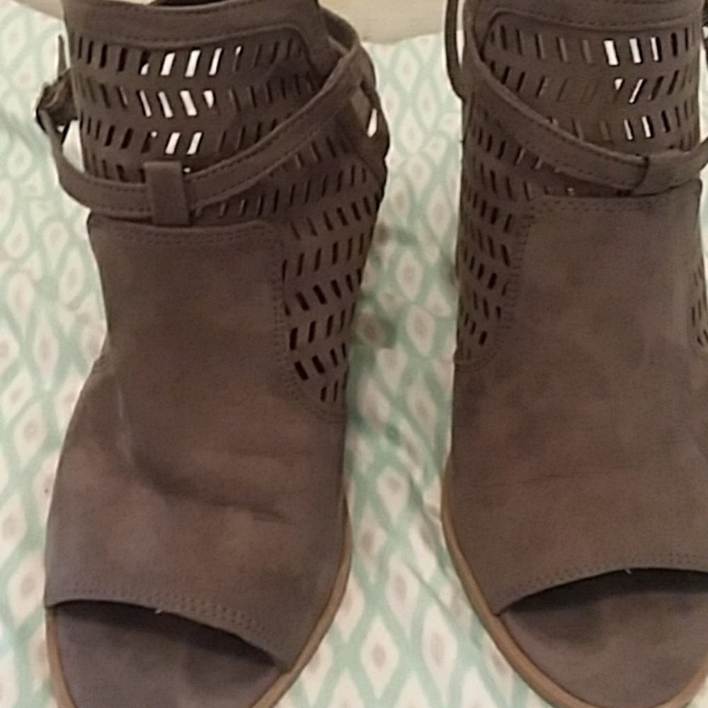 American Eagle Gray Heels